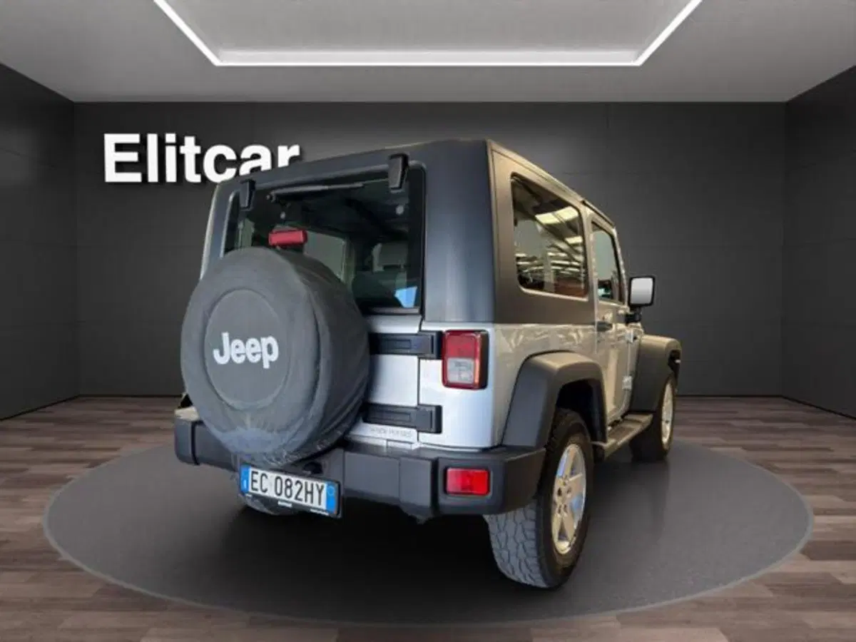 Jeep Wrangler Unlimited usata a Milano (4)