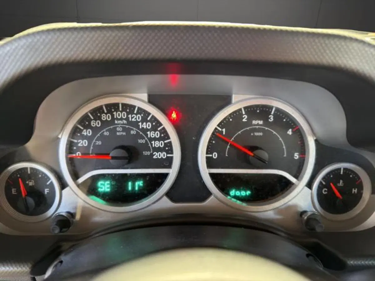 Jeep Wrangler Unlimited usata a Milano (7)