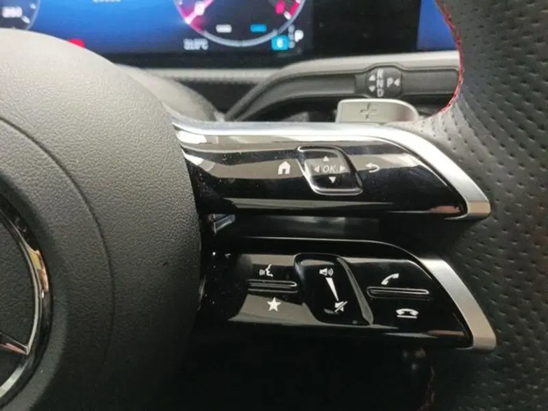 Mercedes-Benz Classe A Sedan usata a Milano (11)