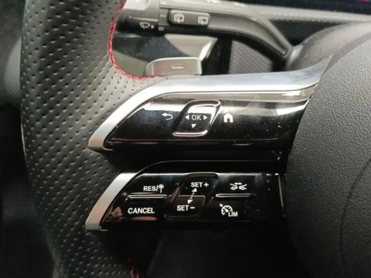 Mercedes-Benz Classe A Sedan usata a Milano (12)