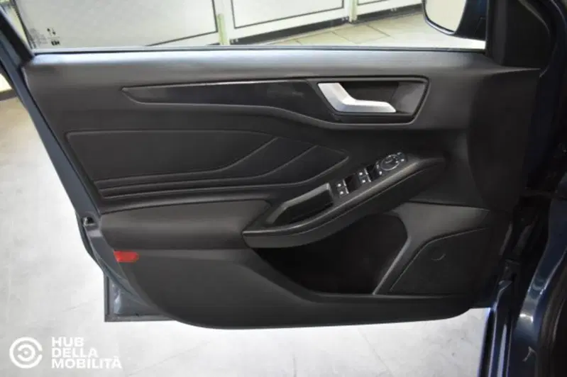 Ford Focus Station Wagon usata a Perugia (7)