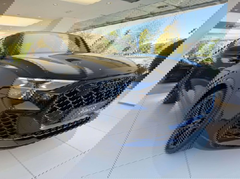 Audi RS Q8 nuova a Torino (3)