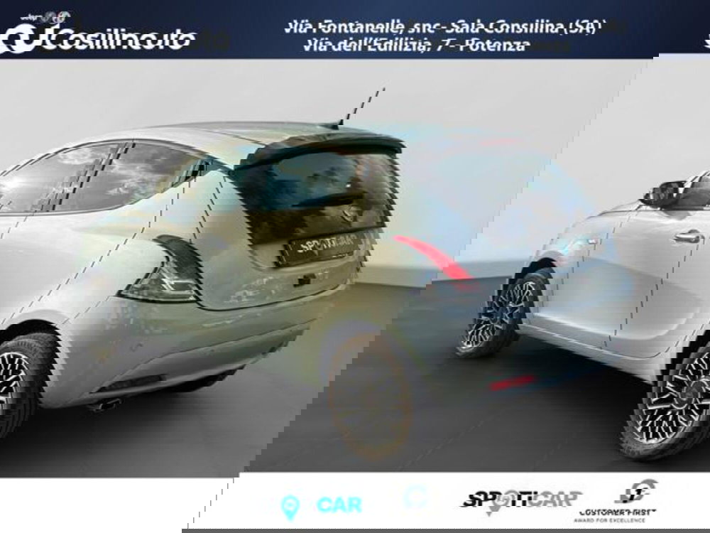 Lancia Ypsilon usata a Salerno (3)