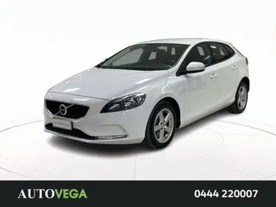 Volvo V40 D2 Geartronic Momentum del 2018 usata a Arzignano