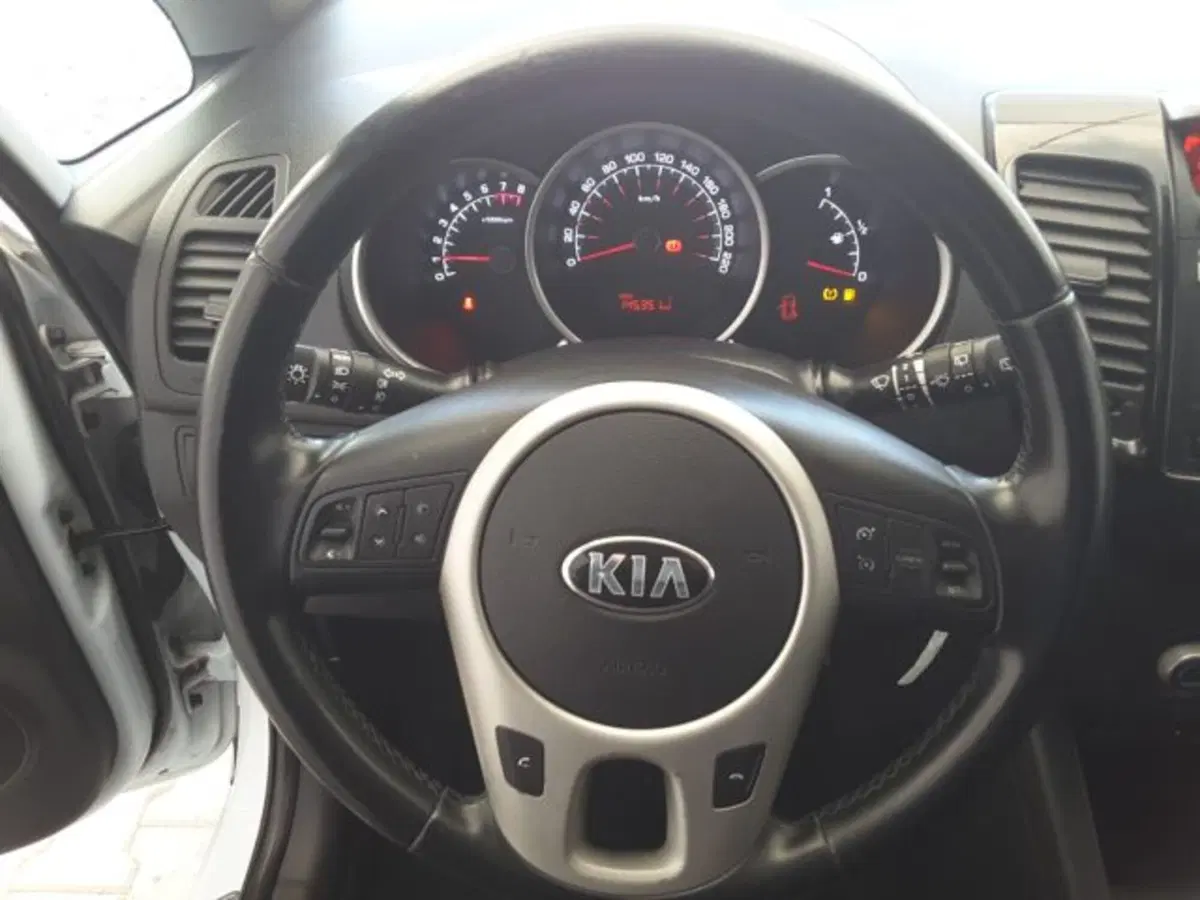Kia Venga usata a Firenze (7)