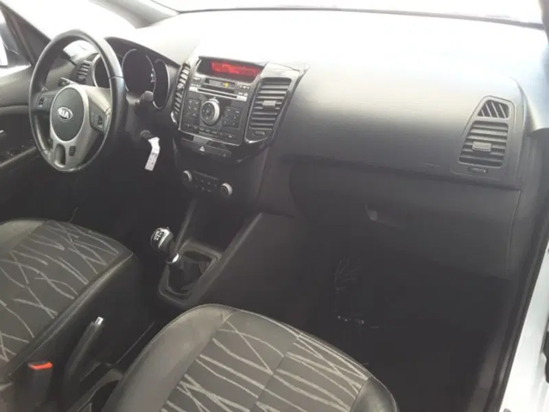 Kia Venga usata a Firenze (9)