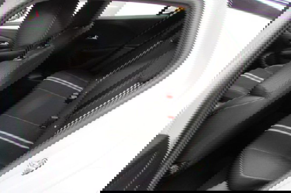 Opel Corsa nuova a Milano (13)