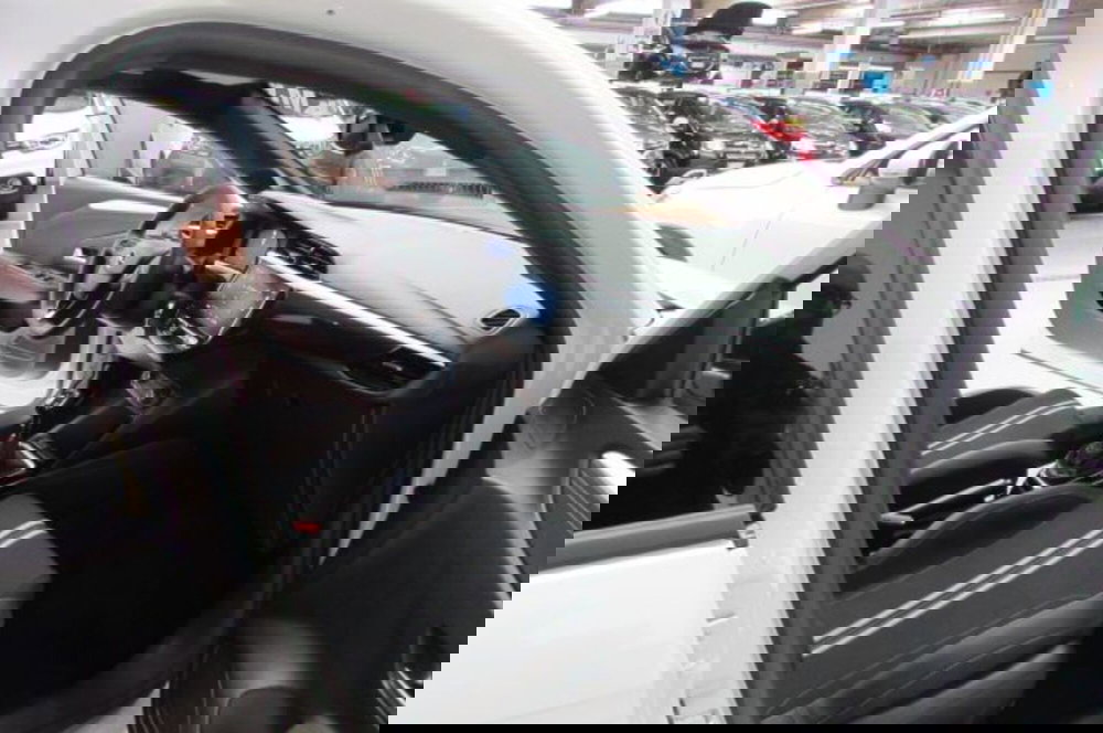 Opel Corsa nuova a Milano (16)