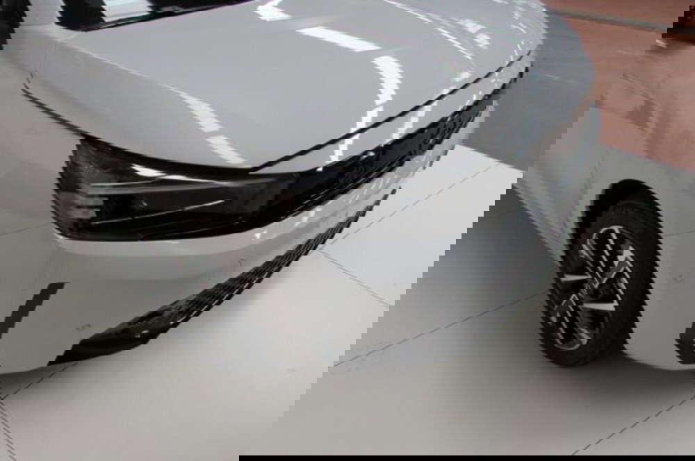 Opel Corsa nuova a Milano (17)