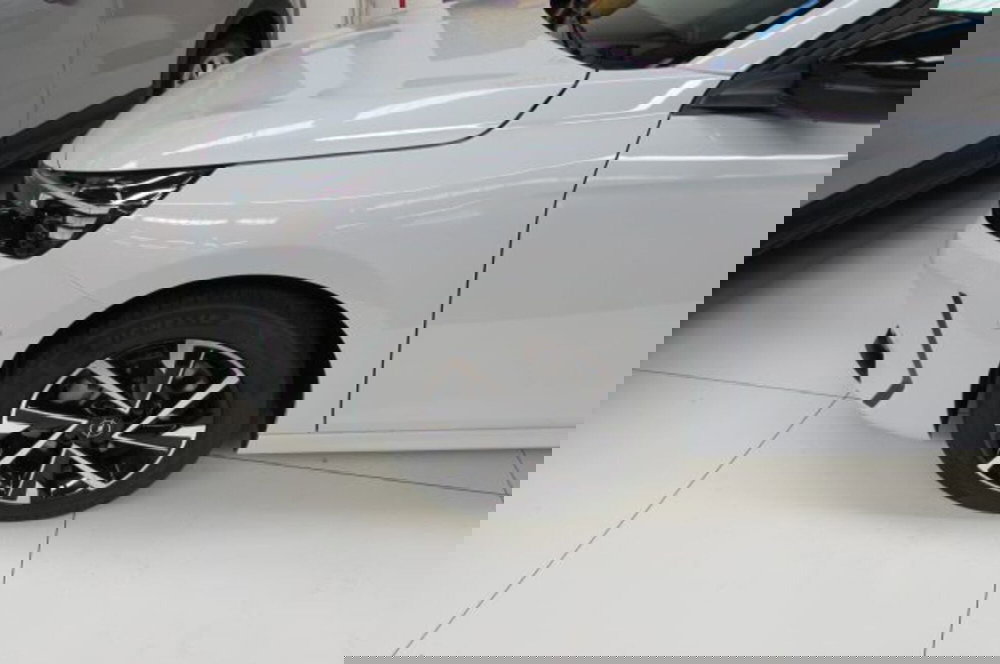 Opel Corsa nuova a Milano (5)