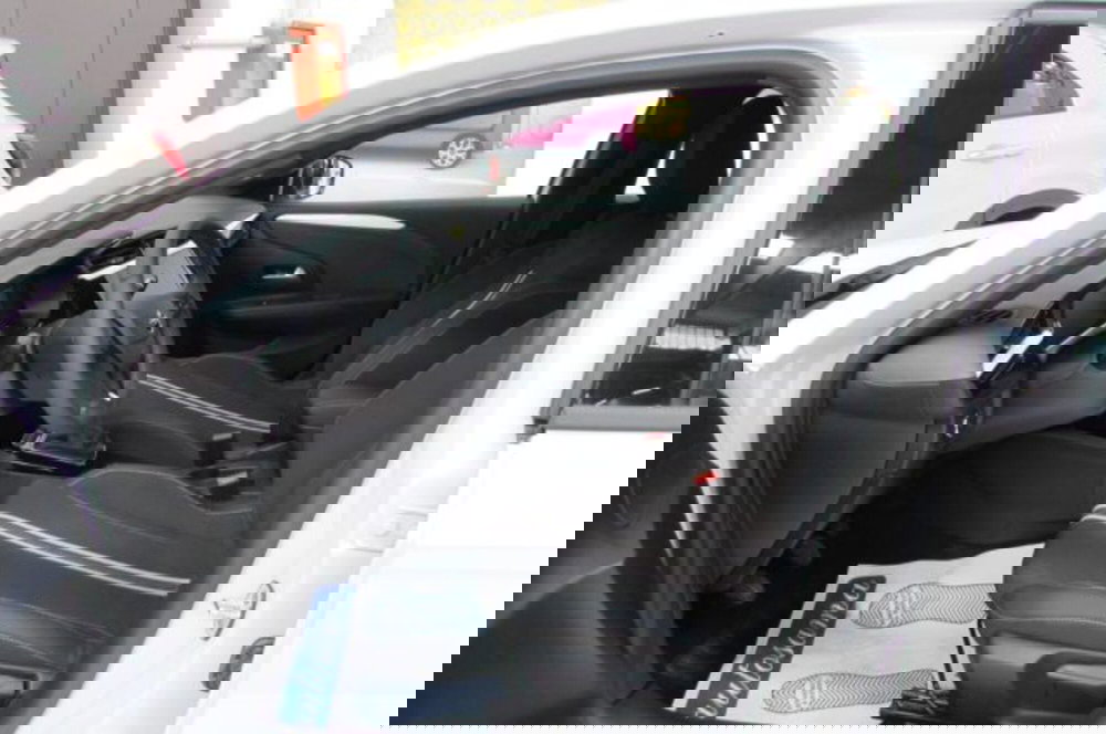 Opel Corsa nuova a Milano (6)