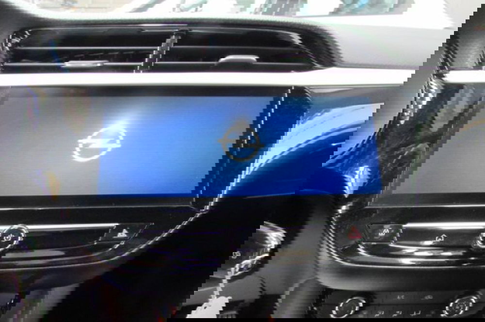 Opel Corsa nuova a Milano (9)