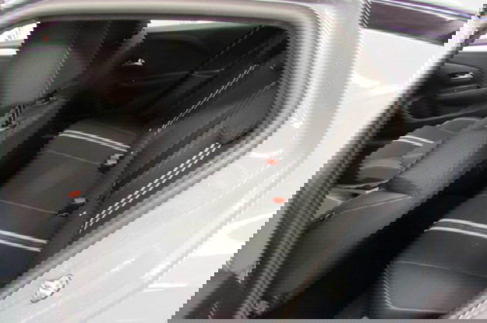 Opel Corsa nuova a Milano (13)