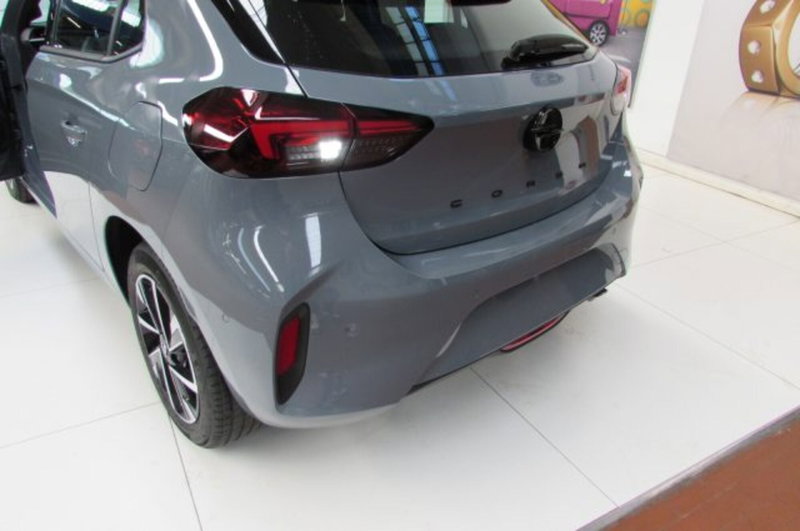 Opel Corsa nuova a Milano (15)