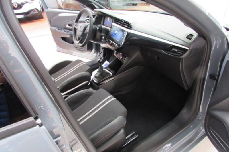 Opel Corsa nuova a Milano (16)