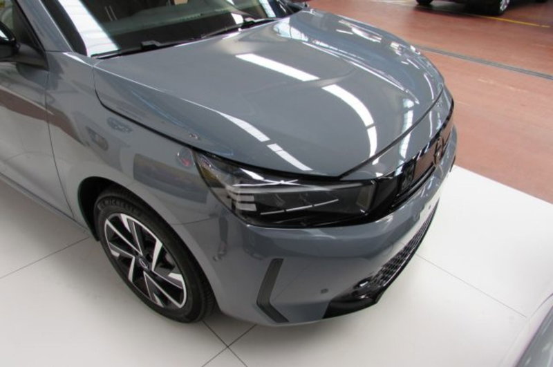 Opel Corsa nuova a Milano (17)