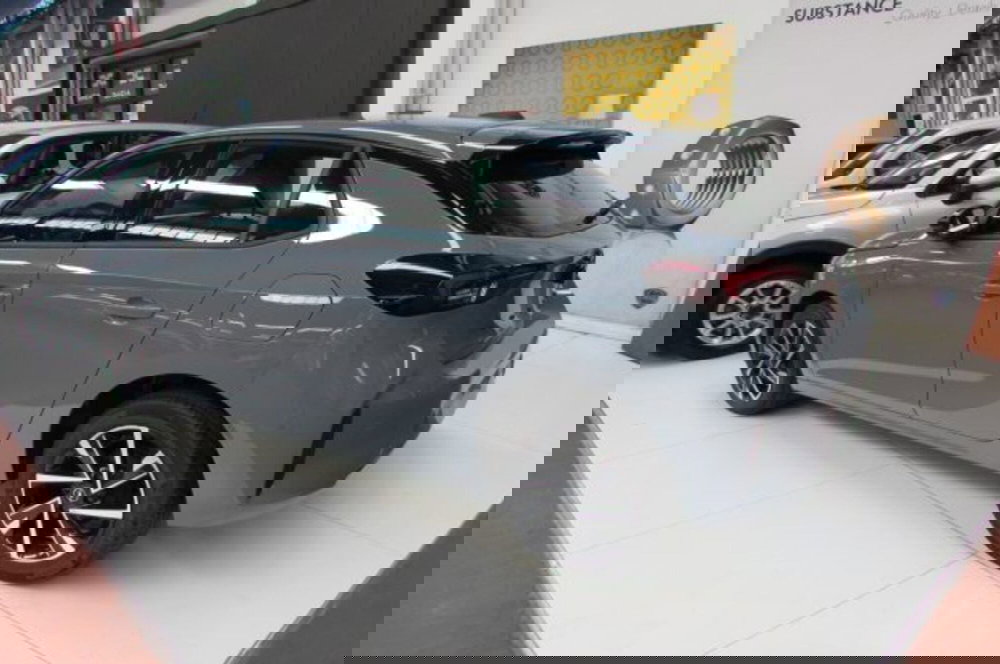 Opel Corsa nuova a Milano (3)