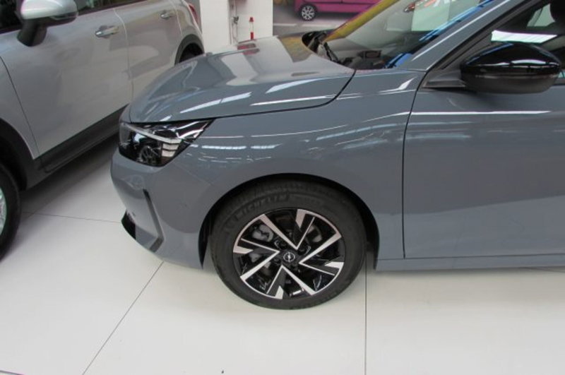 Opel Corsa nuova a Milano (5)
