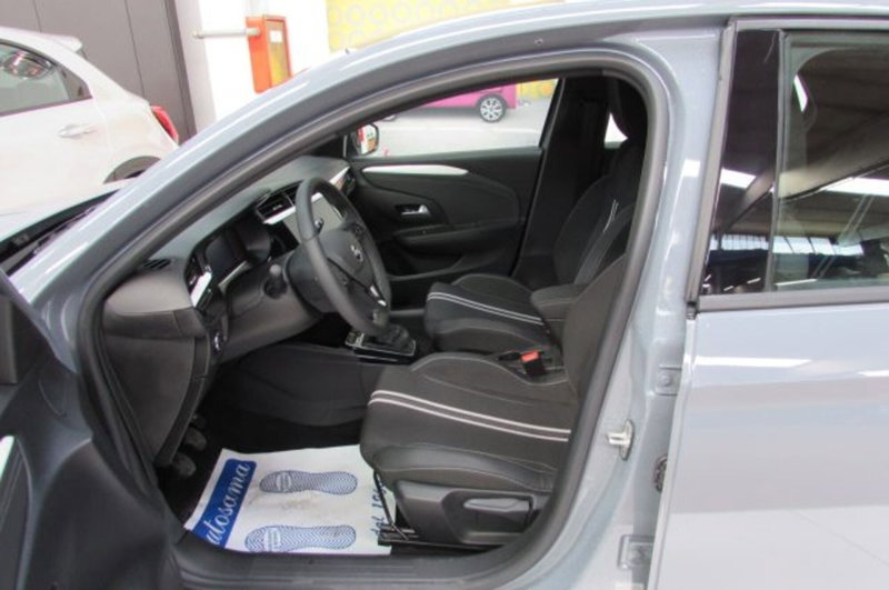 Opel Corsa nuova a Milano (6)