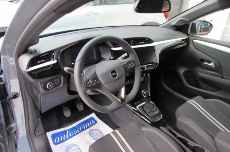 Opel Corsa nuova a Milano (7)