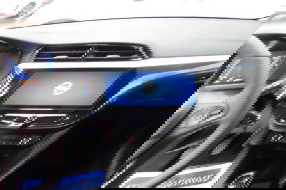 Opel Corsa nuova a Milano (8)