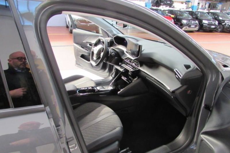 Peugeot 208 usata a Milano (16)