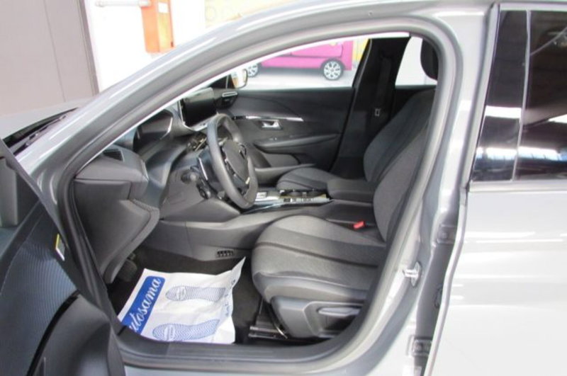 Peugeot 208 usata a Milano (6)