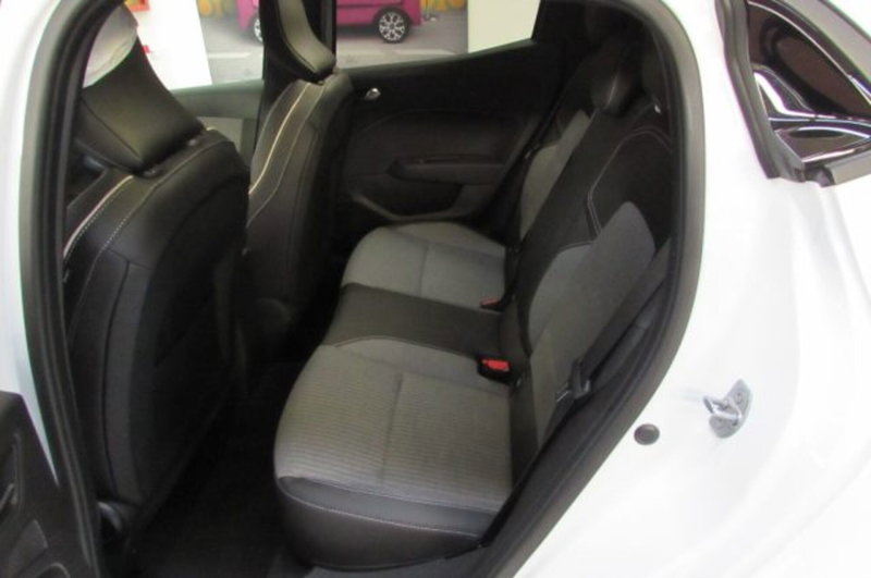 Renault Clio usata a Milano (12)