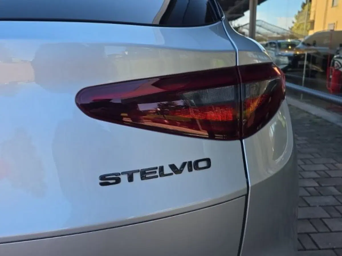 Alfa Romeo Stelvio usata a Monza e Brianza (15)