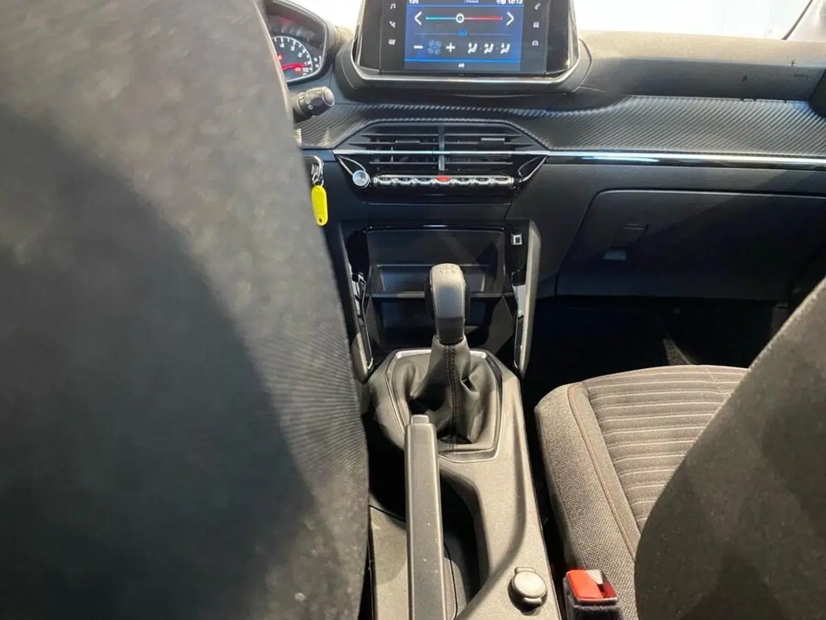 Peugeot 208 usata a Torino (11)