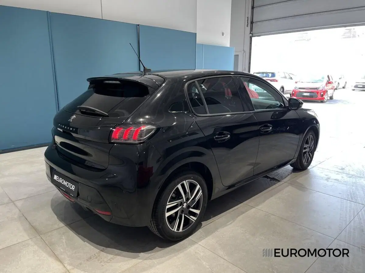 Peugeot 208 usata a Bari (7)