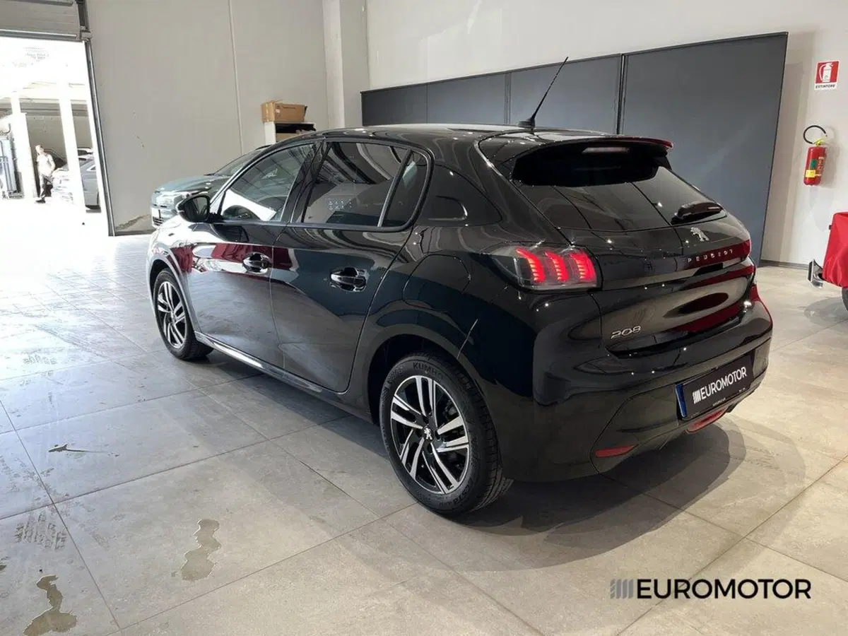 Peugeot 208 usata a Bari (9)