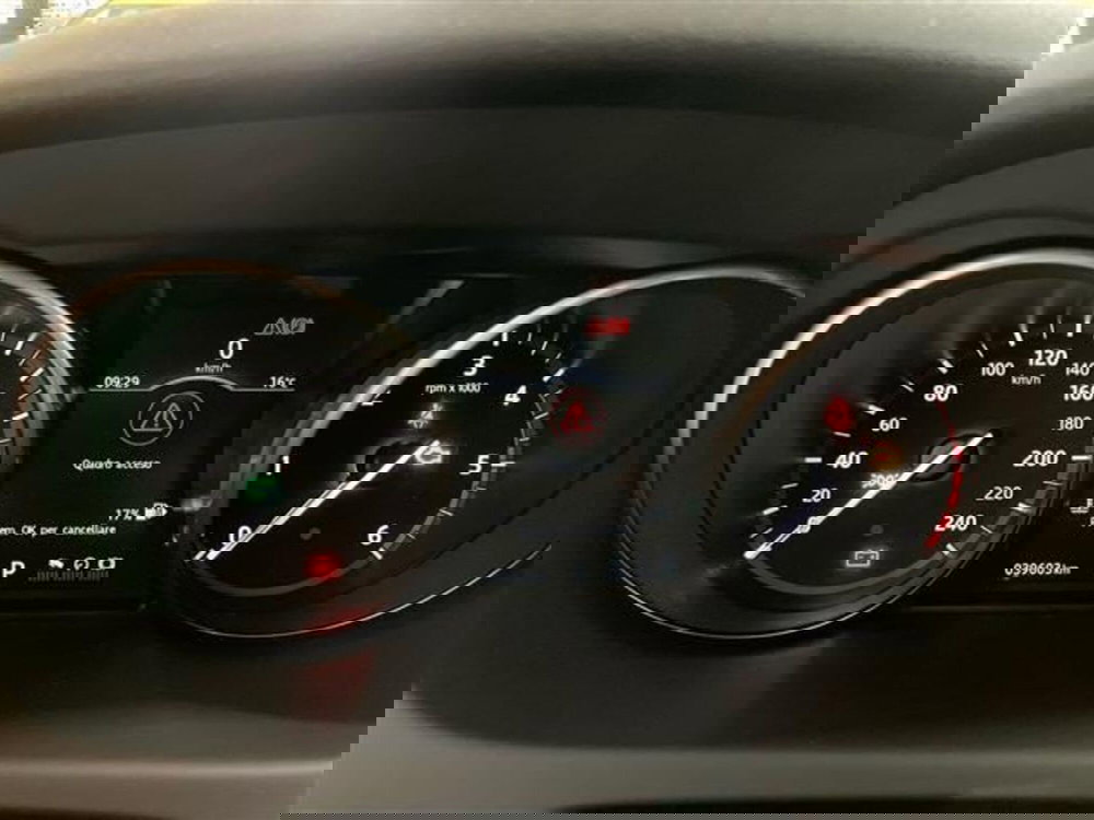 Land Rover Discovery Sport usata a Como (15)