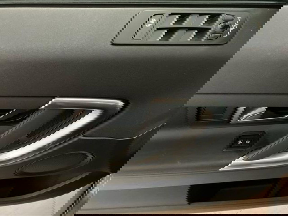 Land Rover Discovery Sport usata a Como (20)