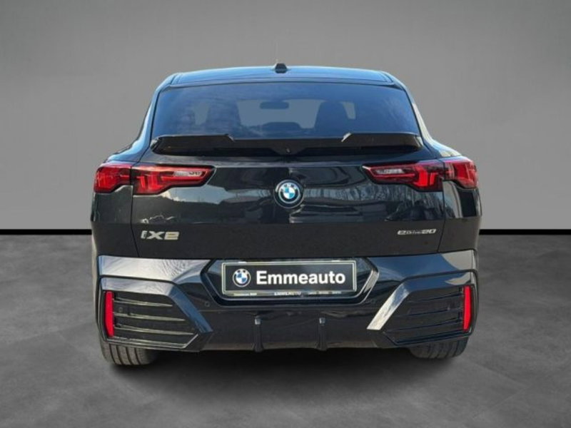 BMW iX2 usata a Lecce (2)