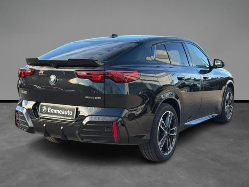 BMW iX2 usata a Lecce (3)