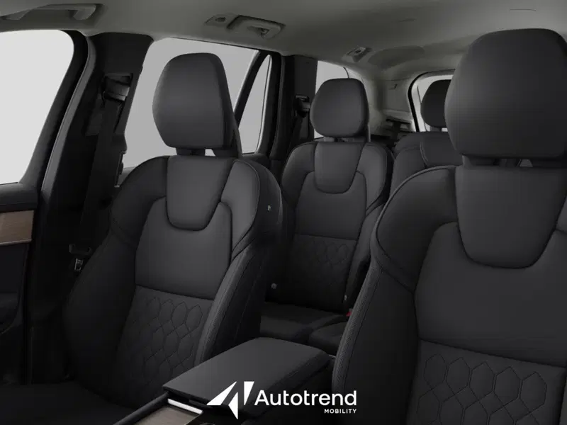 Volvo XC90 usata a Bari (12)