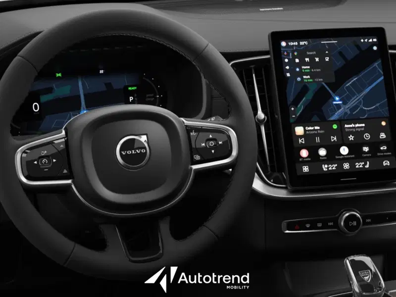 Volvo XC90 usata a Bari (16)