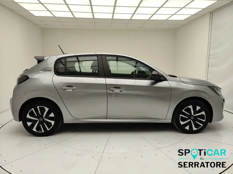 Peugeot 208 usata a Como (18)