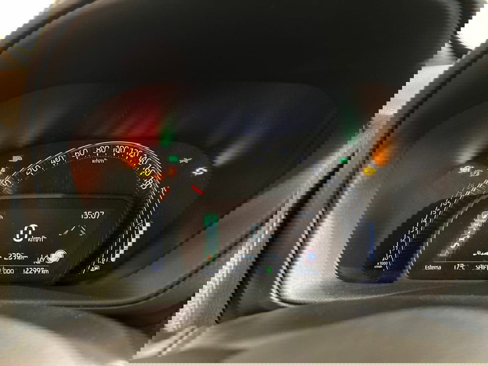 Toyota Aygo X usata a Lecco (10)