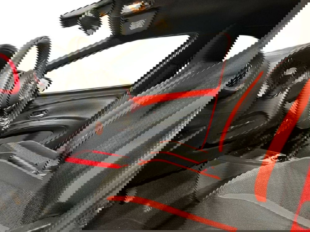 Toyota Aygo X usata a Lecco (11)