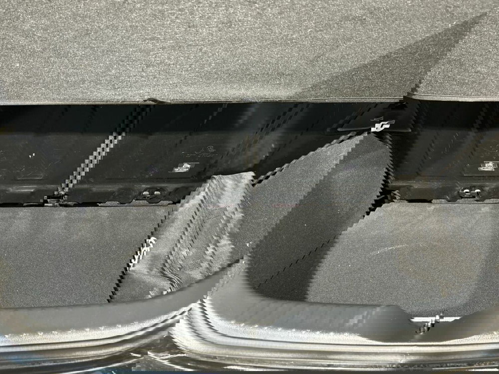 Toyota Aygo X usata a Lecco (13)