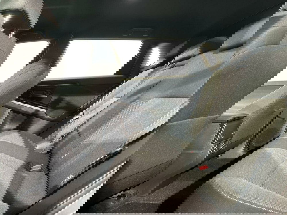 Toyota bZ4X usata a Lecco (11)