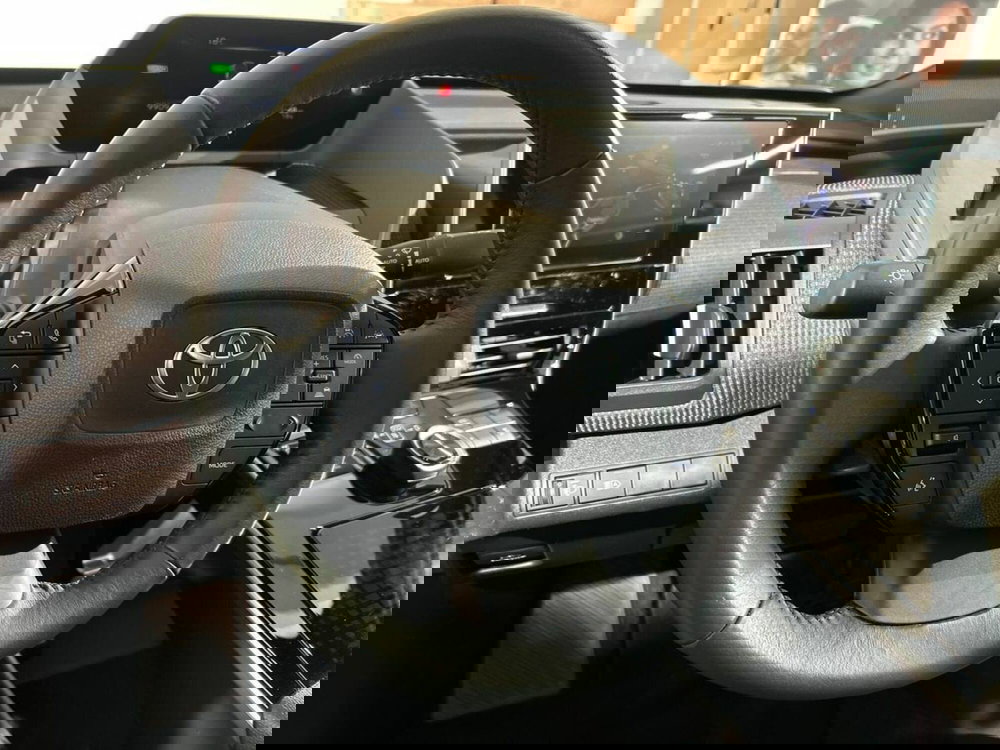 Toyota bZ4X usata a Lecco (15)