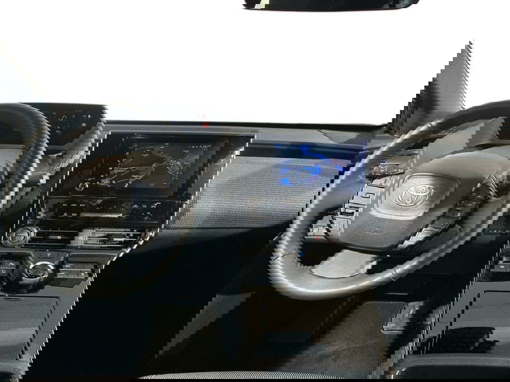 Toyota bZ4X usata a Lecco (8)