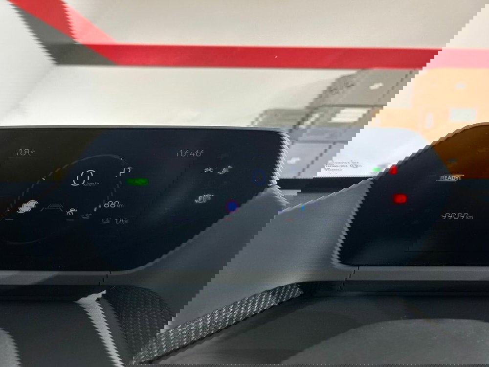 Toyota bZ4X usata a Lecco (9)