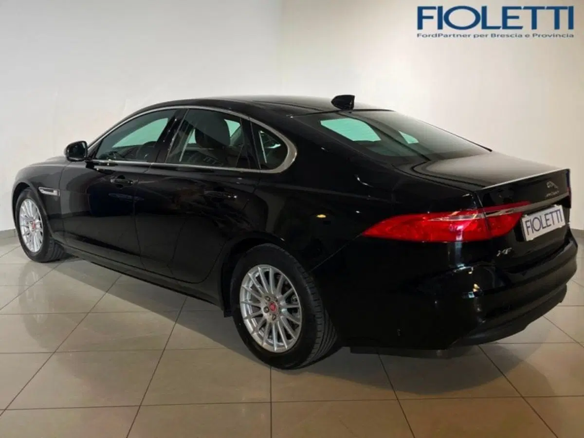 Jaguar XF usata a Brescia (2)