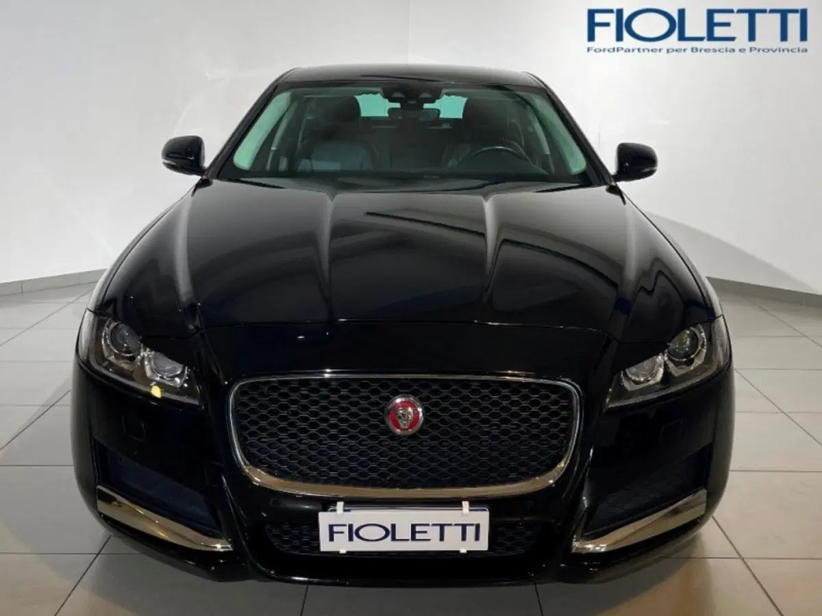 Jaguar XF usata a Brescia (3)
