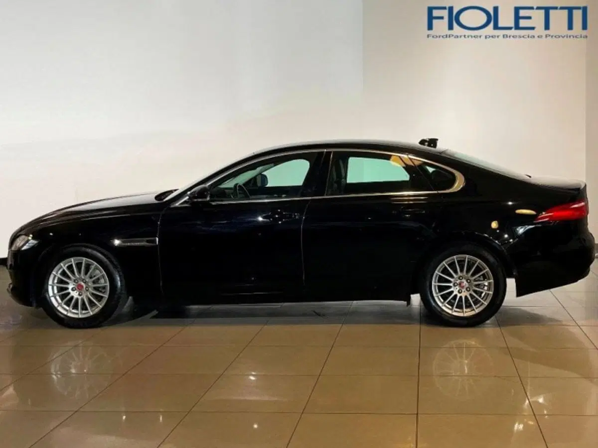 Jaguar XF usata a Brescia (4)