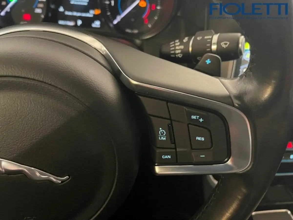 Jaguar XF usata a Brescia (8)